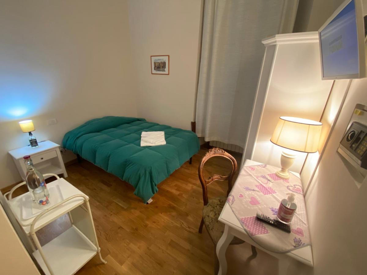 Bed and Breakfast Relais Del Duomo Florencia Exterior foto